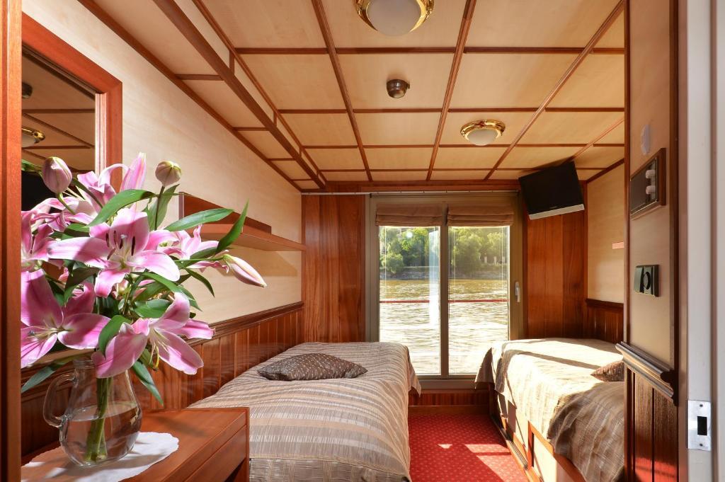 Florentina Boat Prague Luaran gambar