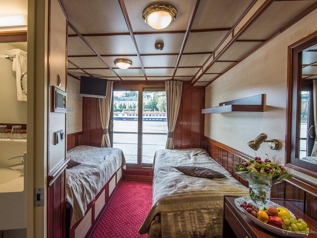 Florentina Boat Prague Luaran gambar