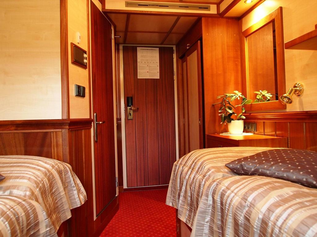 Florentina Boat Prague Luaran gambar