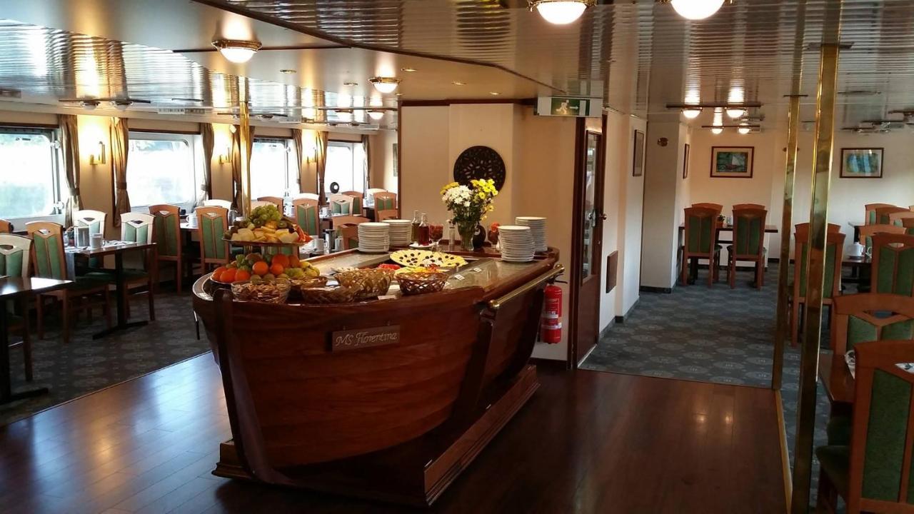 Florentina Boat Prague Luaran gambar
