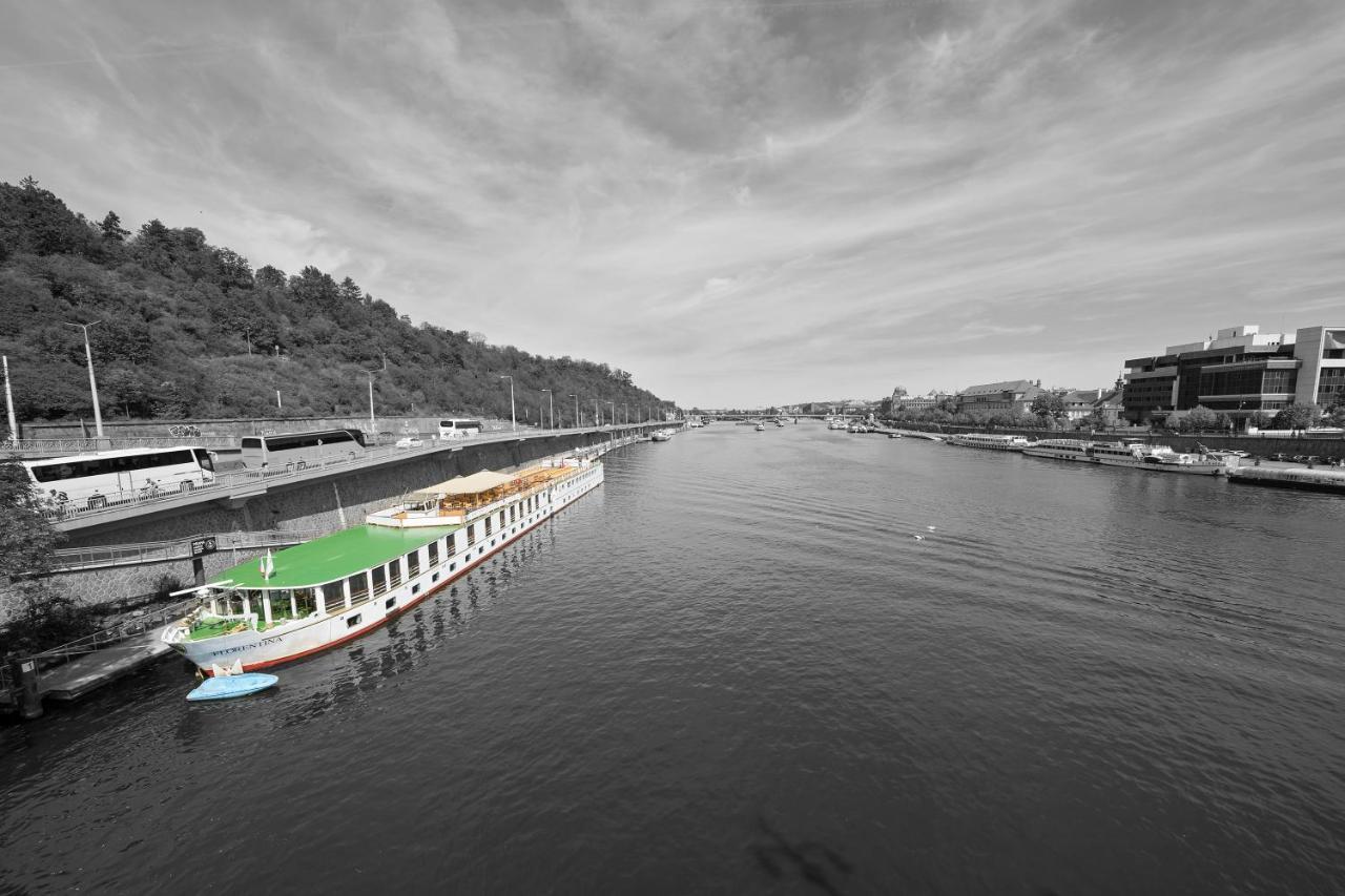 Florentina Boat Prague Luaran gambar